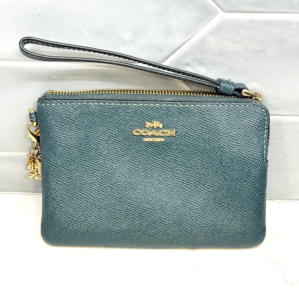 Coach Crossgrain Leather Corner Zip Wristlet C6878 Forest Green with 2 charms
